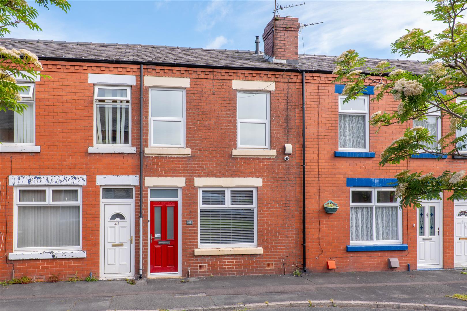 2 bed property in Blackstone Road, Chorley